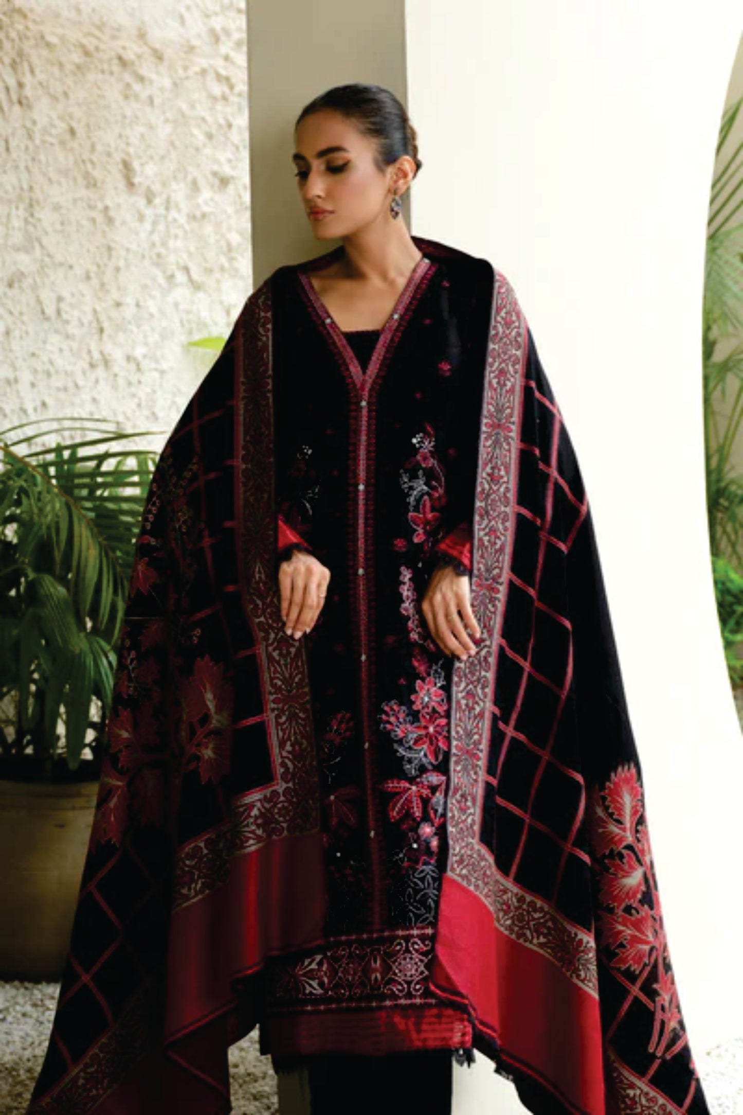 Karandi Embroidered Collection by Marjjan MDS-75(BLACK)