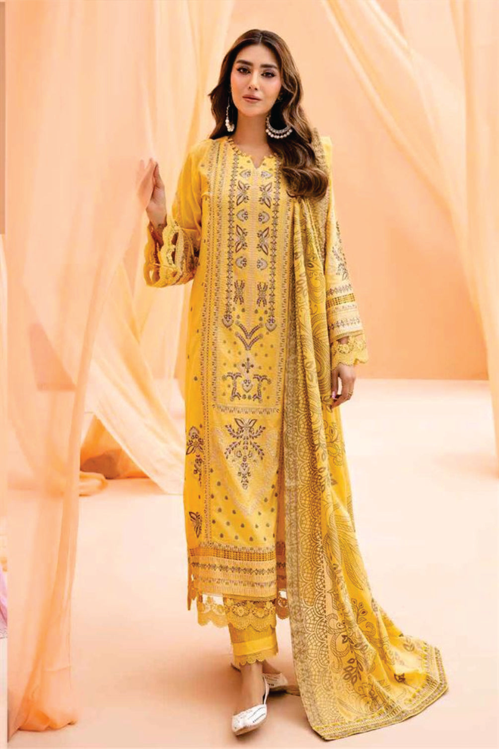 Ladies EMBROIDERED LAWN SUIT by Shams Collection